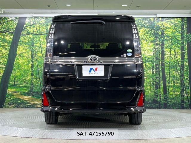 Toyota VOXY 2014-09 6753874-14