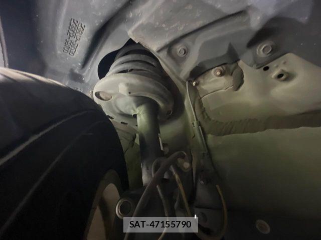 Toyota VOXY 2014-09 6753874-19