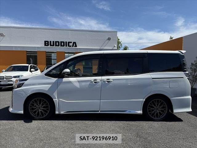 Toyota VOXY 2017-11 6753870-10