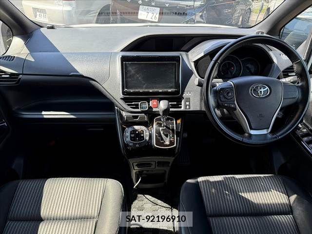 Toyota VOXY 2017-11 6753870-1