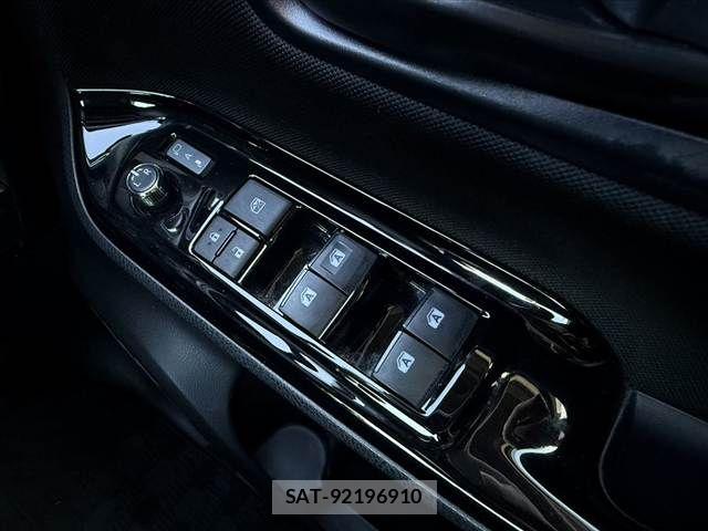 Toyota VOXY 2017-11 6753870-20