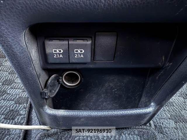 Toyota VOXY 2017-11 6753870-28
