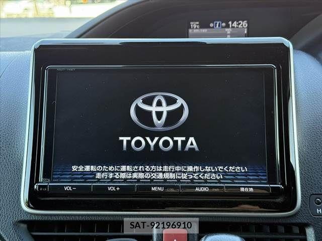 Toyota VOXY 2017-11 6753870-2