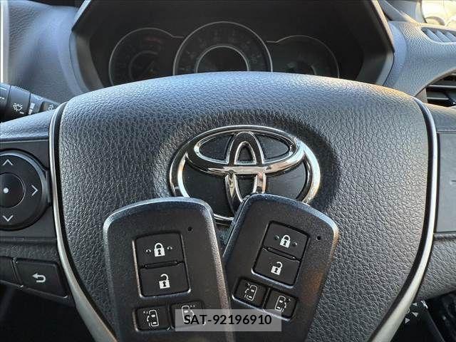 Toyota VOXY 2017-11 6753870-3