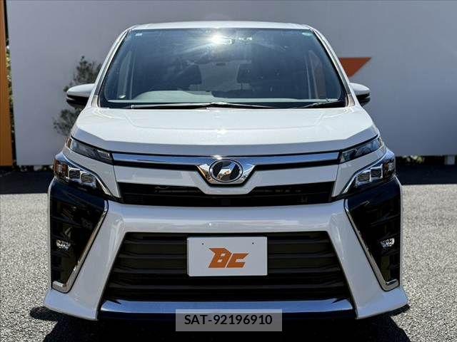 Toyota VOXY 2017-11 6753870-8