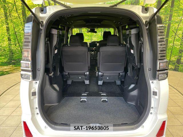 Toyota VOXY 2018-09 6753852-10