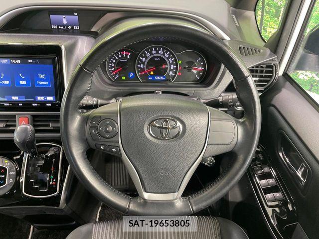 Toyota VOXY 2018-09 6753852-11