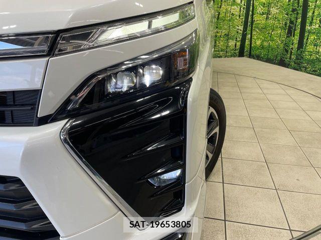 Toyota VOXY 2018-09 6753852-12