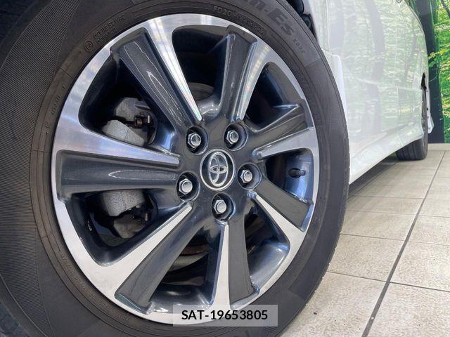Toyota VOXY 2018-09 6753852-13