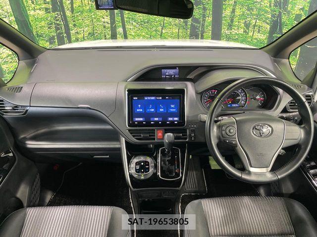 Toyota VOXY 2018-09 6753852-1