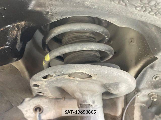 Toyota VOXY 2018-09 6753852-19