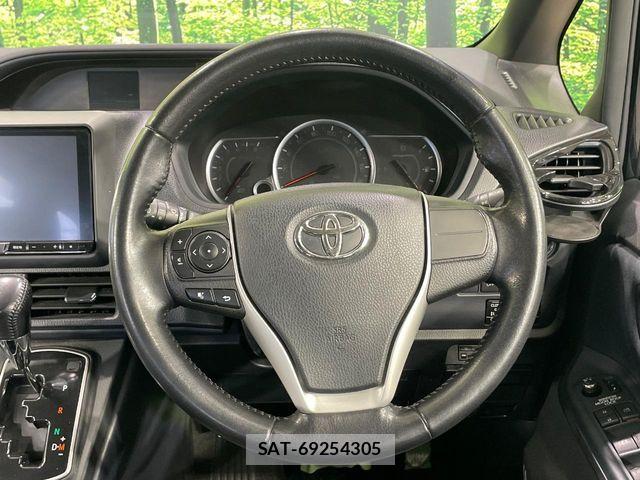Toyota VOXY 2014-10 6753873-11