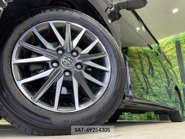 Toyota VOXY 2014-10 6753873-13