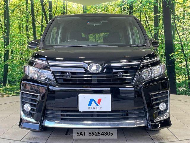 Toyota VOXY 2014-10 6753873-14