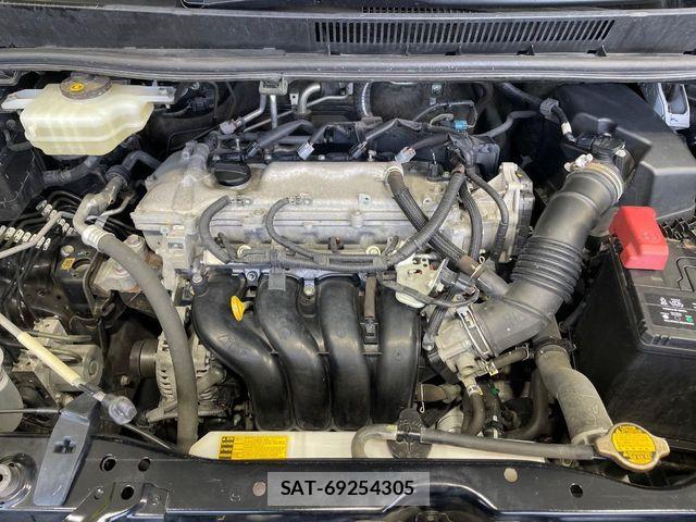 Toyota VOXY 2014-10 6753873-17