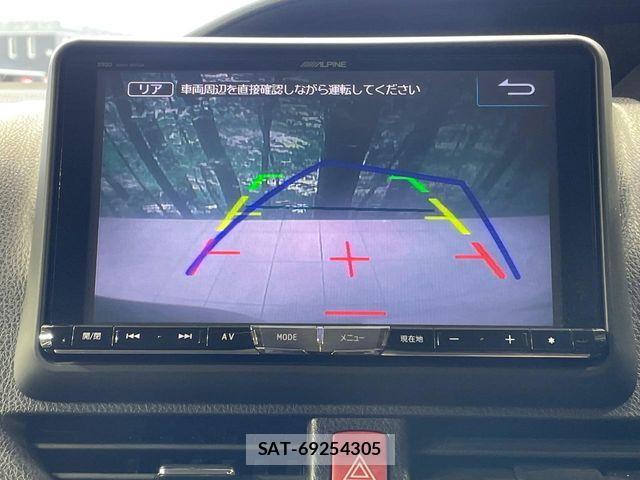 Toyota VOXY 2014-10 6753873-4