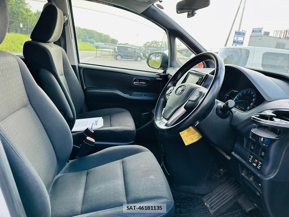 Toyota VOXY HYBRID 2015 6734644-11