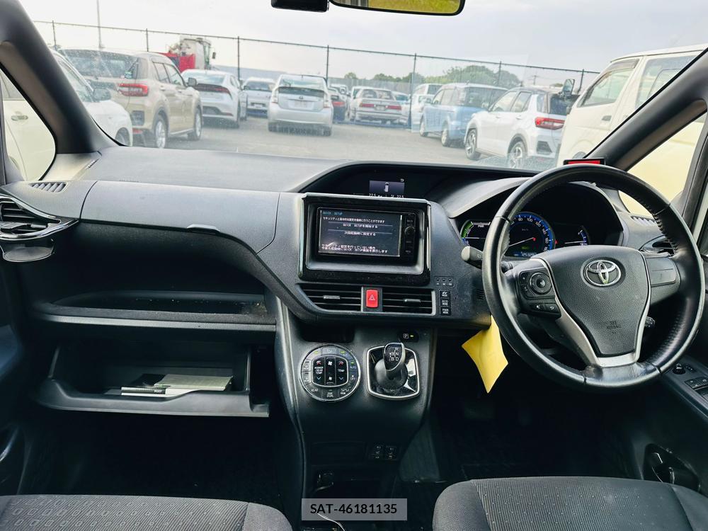 Toyota VOXY HYBRID 2015 6734644-12