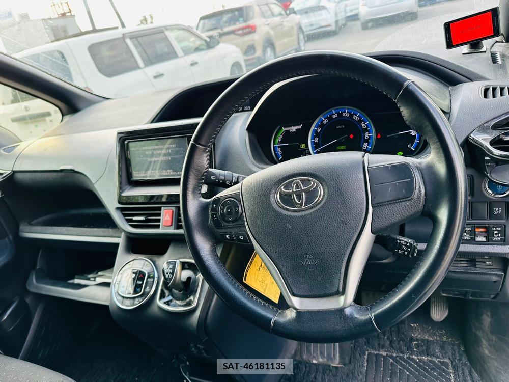 Toyota VOXY HYBRID 2015 6734644-14
