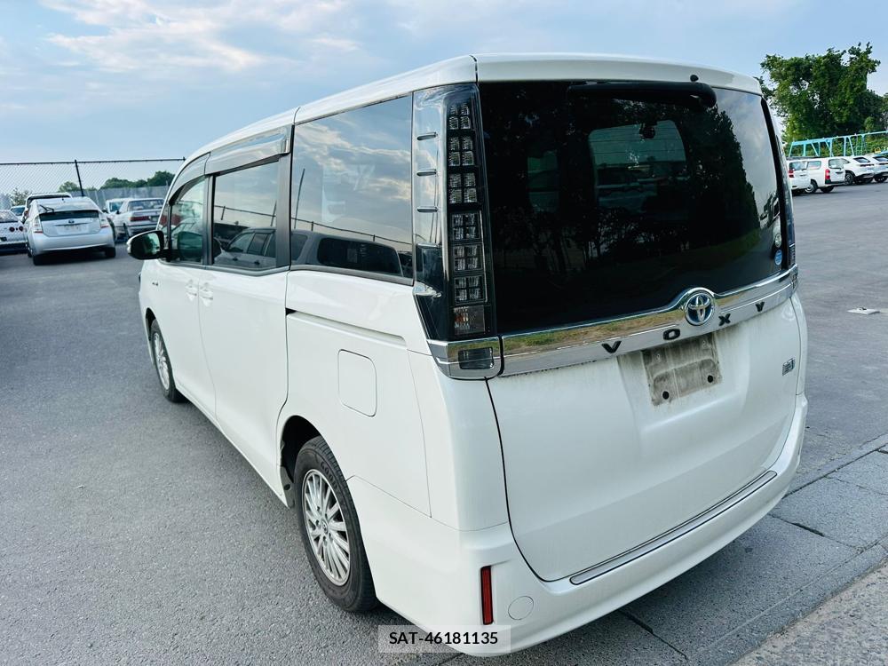 Toyota VOXY HYBRID 2015 6734644-2