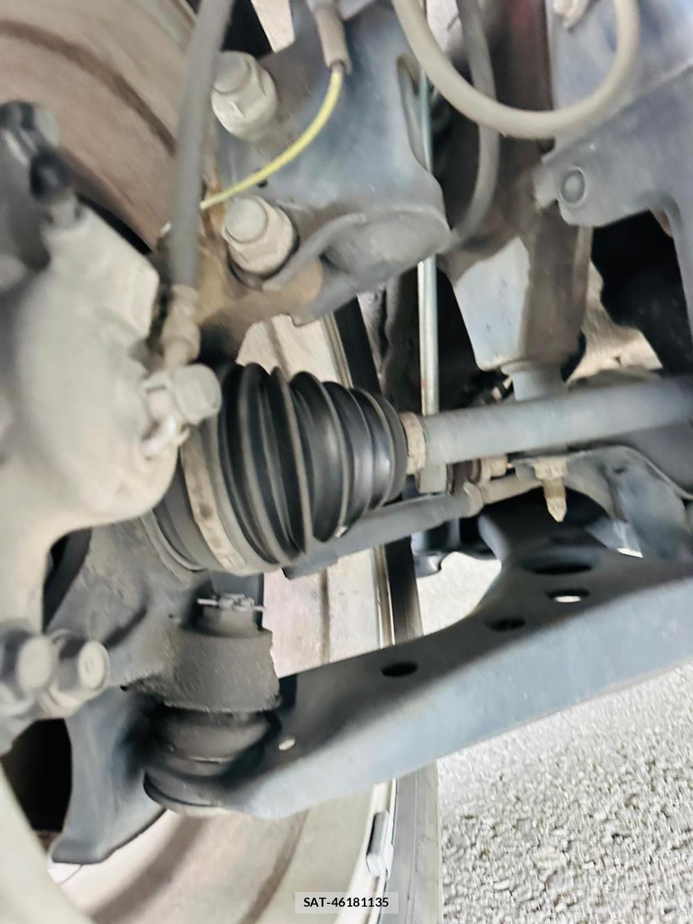 Toyota VOXY HYBRID 2015 6734644-32