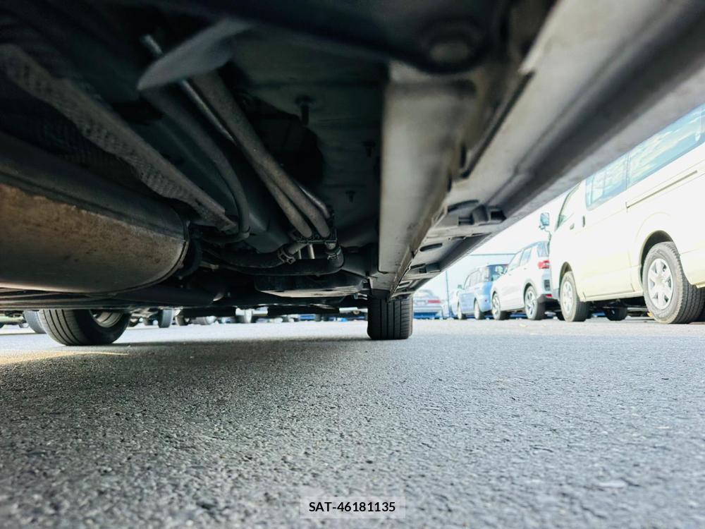 Toyota VOXY HYBRID 2015 6734644-35