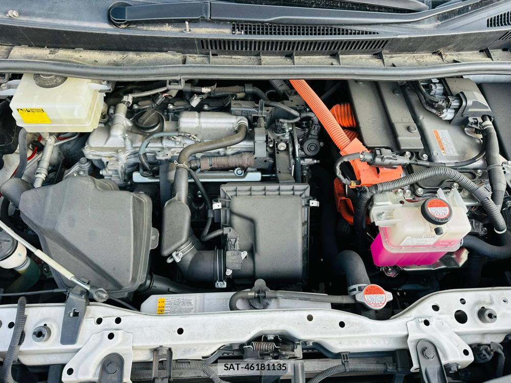 Toyota VOXY HYBRID 2015 6734644-36