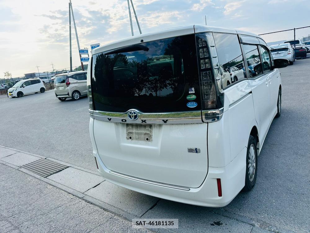 Toyota VOXY HYBRID 2015 6734644-4