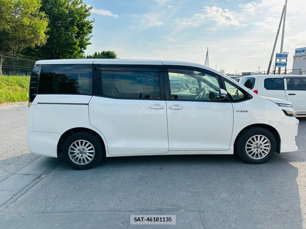 Toyota VOXY HYBRID 2015 6734644-5