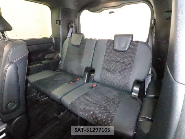 Toyota VOXY 2021-09 6817903-10