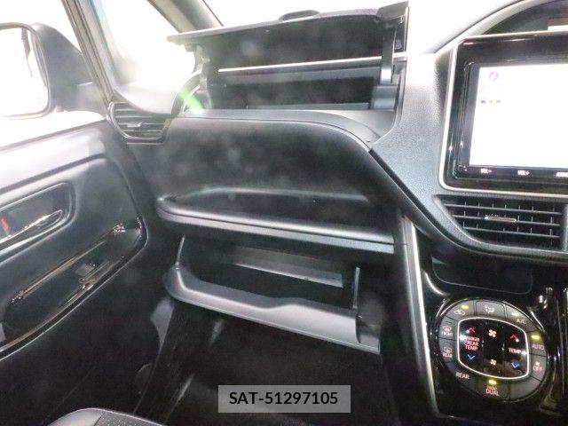 Toyota VOXY 2021-09 6817903-26