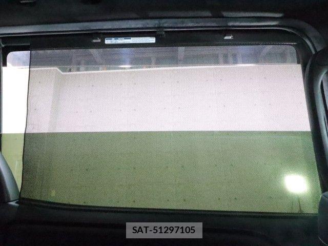 Toyota VOXY 2021-09 6817903-5