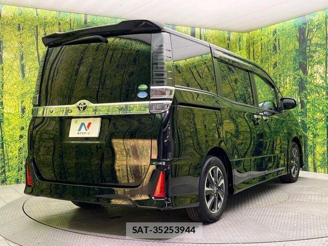 Toyota VOXY 2018-03 6817914-16