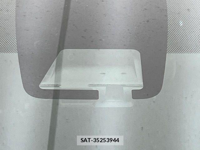 Toyota VOXY 2018-03 6817914-3
