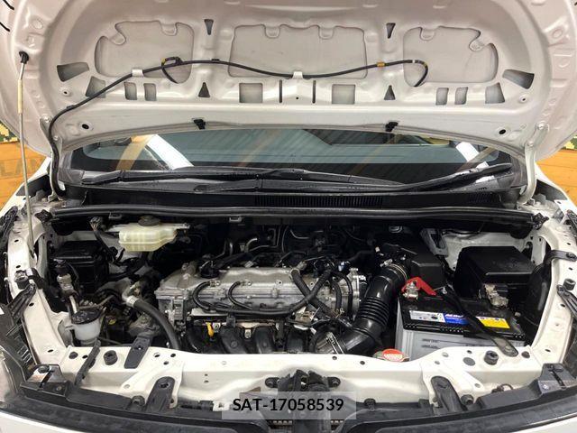 Toyota VOXY 2015-07 6817928-17