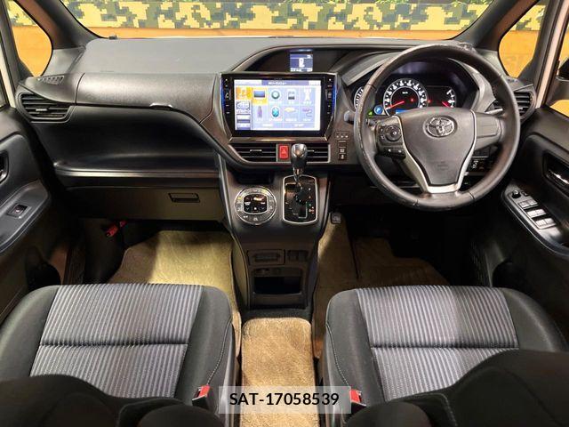 Toyota VOXY 2015-07 6817928-1