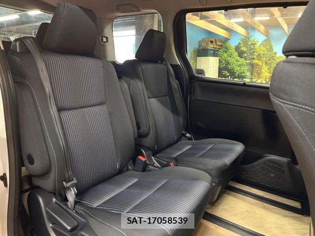 Toyota VOXY 2015-07 6817928-8
