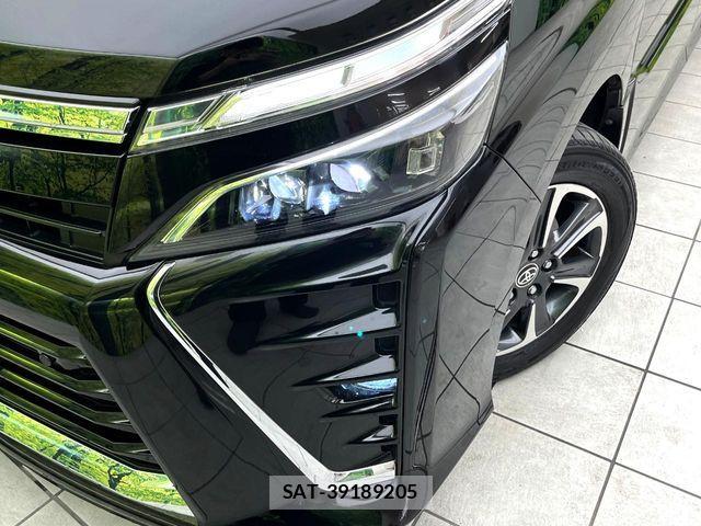 Toyota VOXY 2019-08 6817907-12