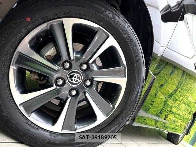 Toyota VOXY 2019-08 6817907-13