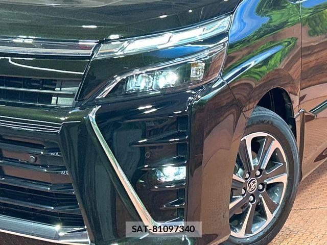 Toyota VOXY 2021-03 6817900-12