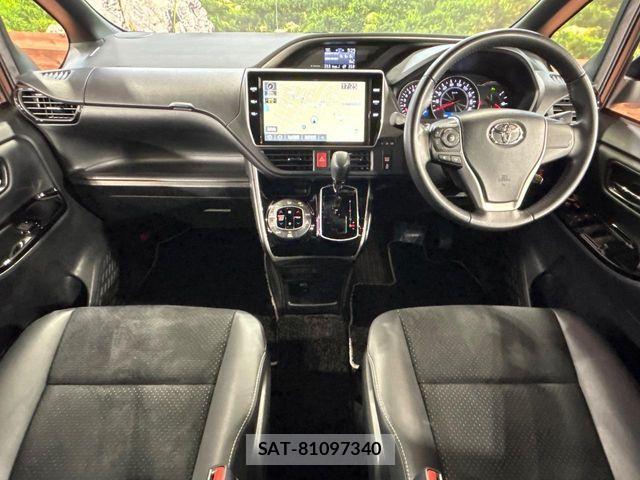 Toyota VOXY 2021-03 6817900-1