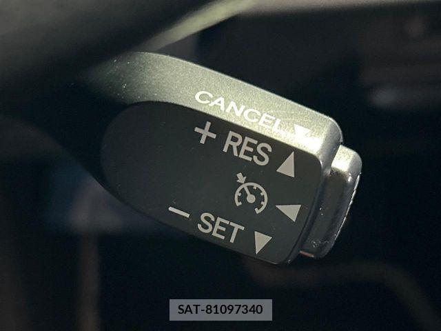 Toyota VOXY 2021-03 6817900-5