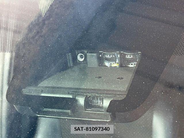 Toyota VOXY 2021-03 6817900-6