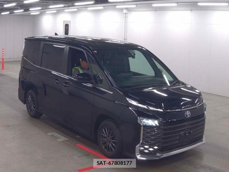 Toyota VOXY 2023 6820151-0