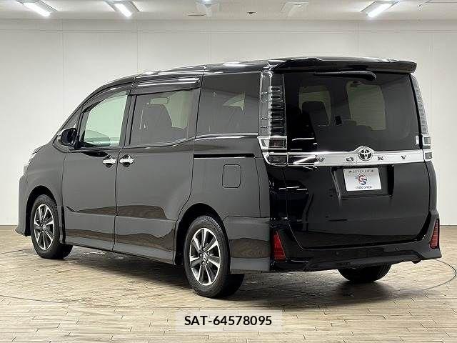 Toyota VOXY 2021-03 6817905-16
