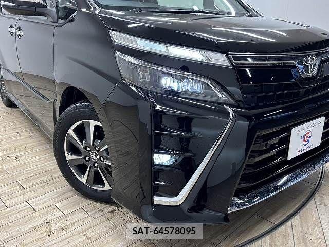 Toyota VOXY 2021-03 6817905-19