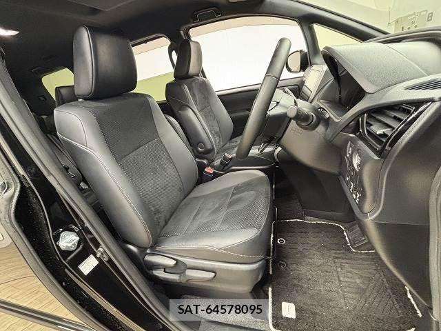 Toyota VOXY 2021-03 6817905-4