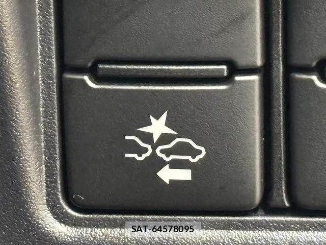 Toyota VOXY 2021-03 6817905-8