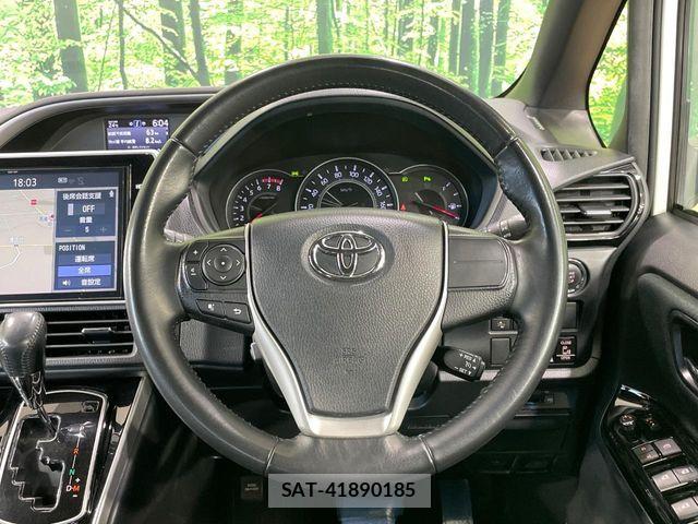 Toyota VOXY 2020-02 6817901-11
