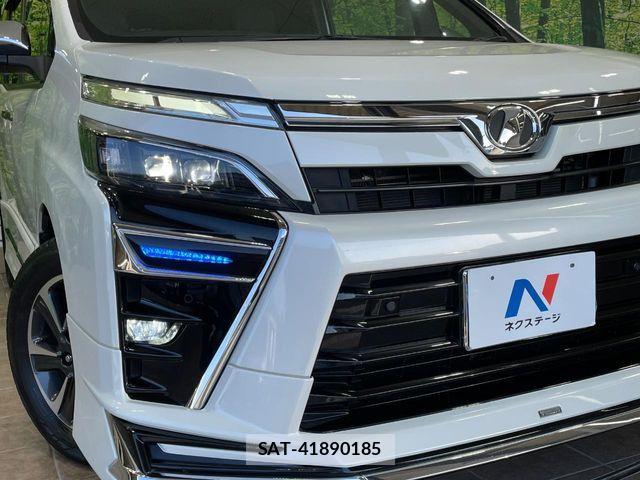 Toyota VOXY 2020-02 6817901-12